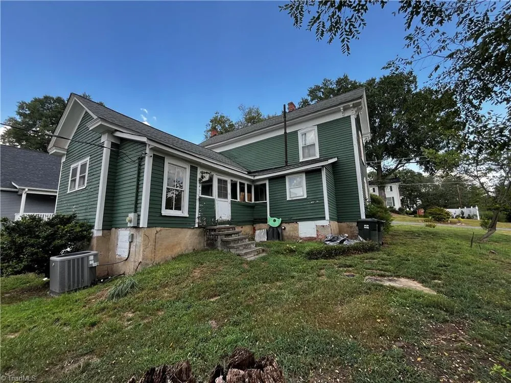 207 Summit Street Walnut Cove, NC 27052