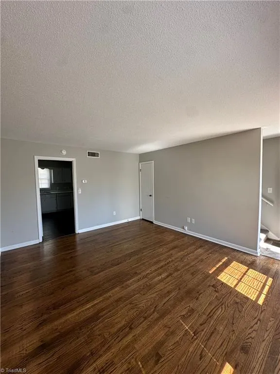 26 Forsyth Street Thomasville, NC 27360