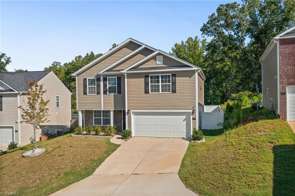 6777 Capstone Court Rural Hall, NC 27045