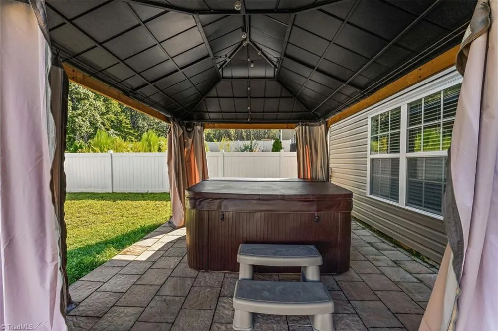 6777 Capstone Court Rural Hall, NC 27045