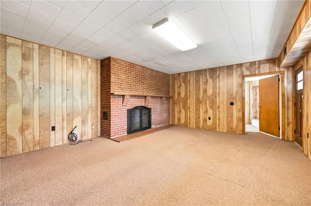 5923 ARCADIA DRIVE Greensboro, NC 27410