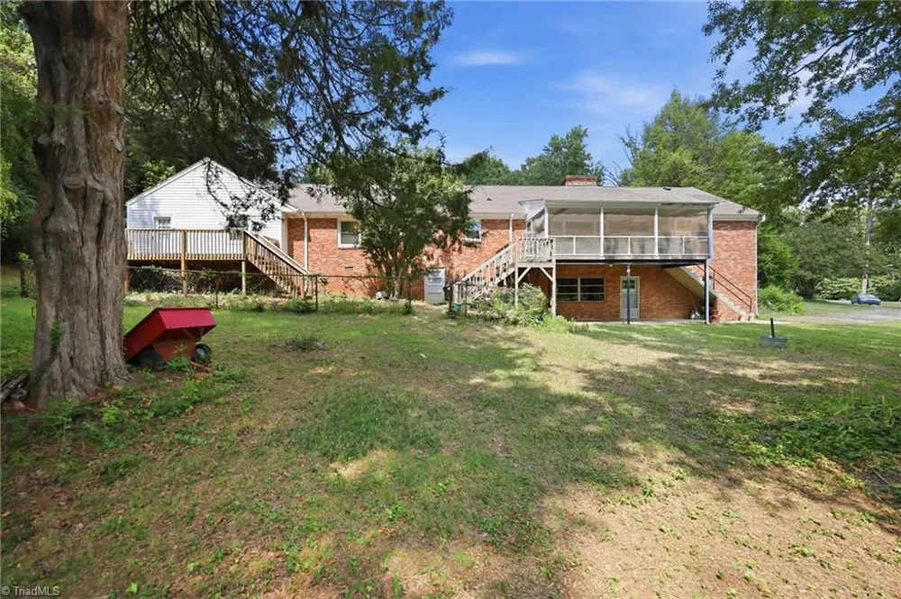 5923 ARCADIA DRIVE Greensboro, NC 27410