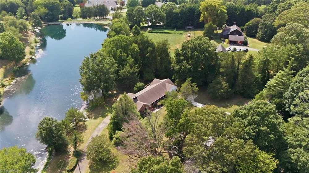 5923 ARCADIA DRIVE Greensboro, NC 27410
