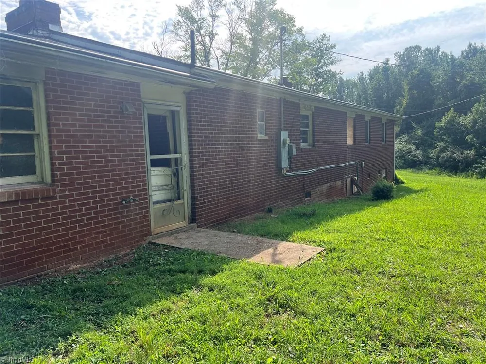 180 Cedar Lane Reidsville, NC 27320