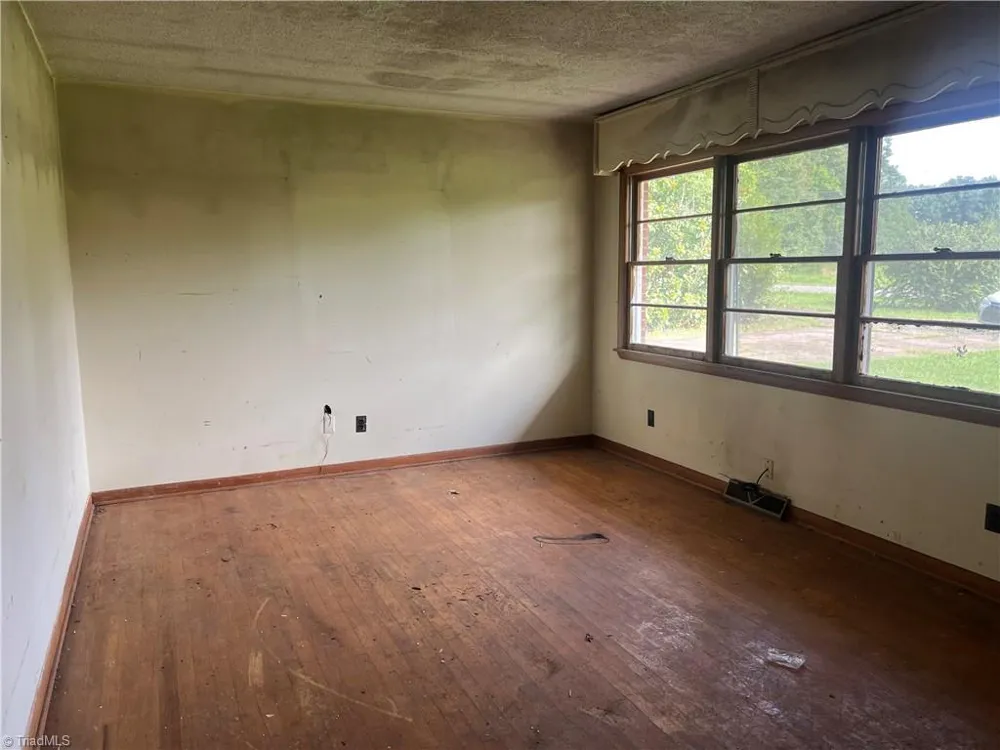 180 Cedar Lane Reidsville, NC 27320