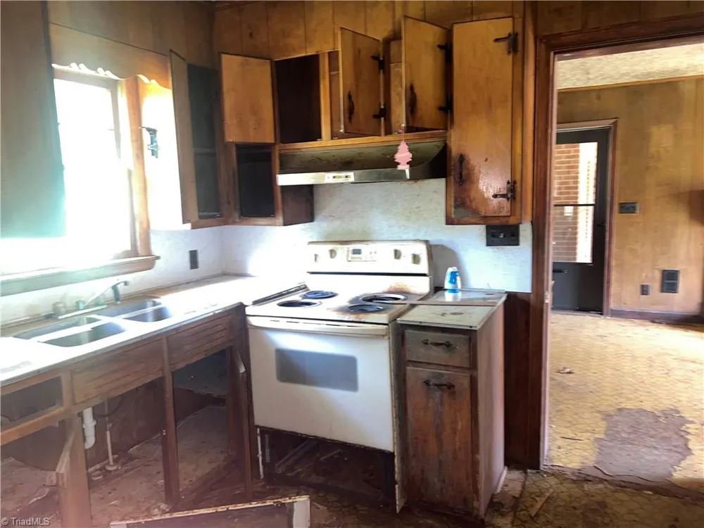 180 Cedar Lane Reidsville, NC 27320