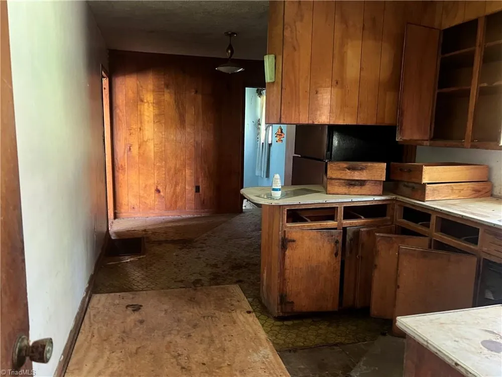 180 Cedar Lane Reidsville, NC 27320