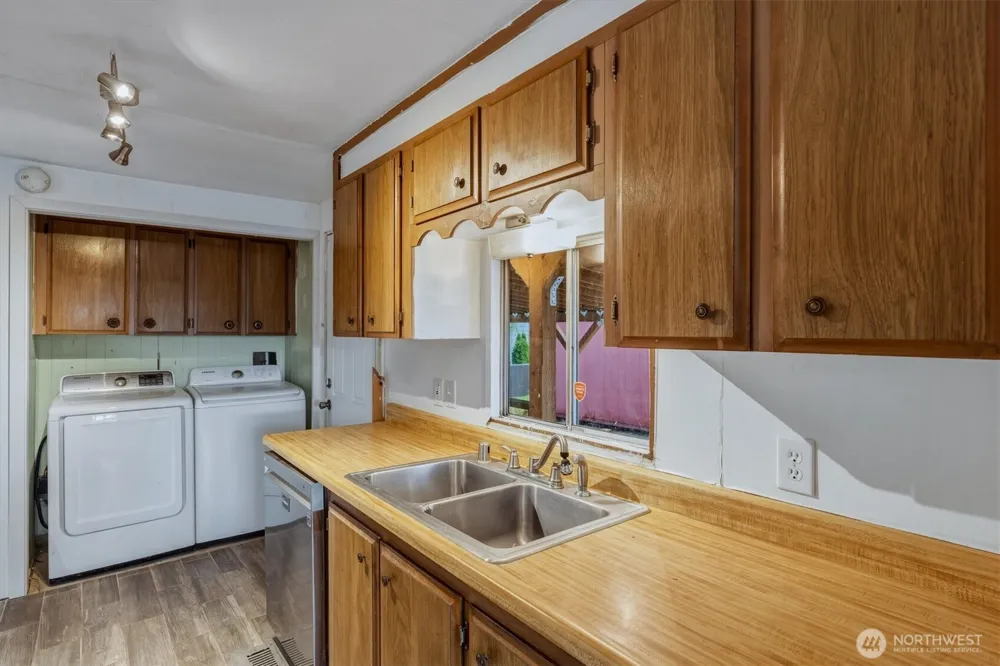 4400 Ocean Beach Highway #33 Longview, WA 98632