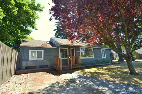 13702 Densmore Avenue