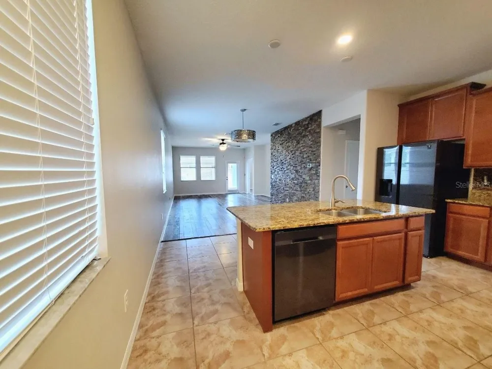10031 NEWMINSTER LOOP Ruskin, FL 33573