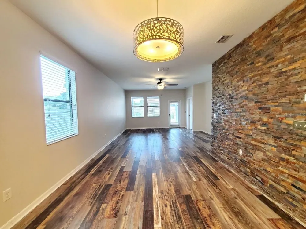 10031 NEWMINSTER LOOP Ruskin, FL 33573