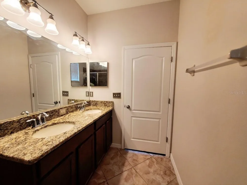 10031 NEWMINSTER LOOP Ruskin, FL 33573