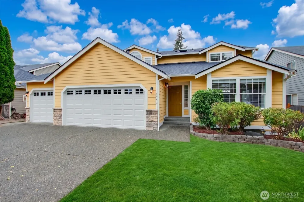 1952 SW 352nd ST Federal Way, WA 98023
