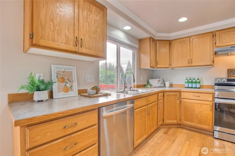 1952 SW 352nd ST Federal Way, WA 98023
