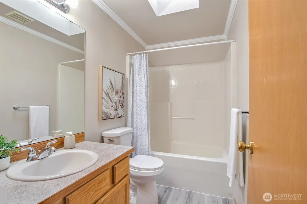 1952 SW 352nd ST Federal Way, WA 98023