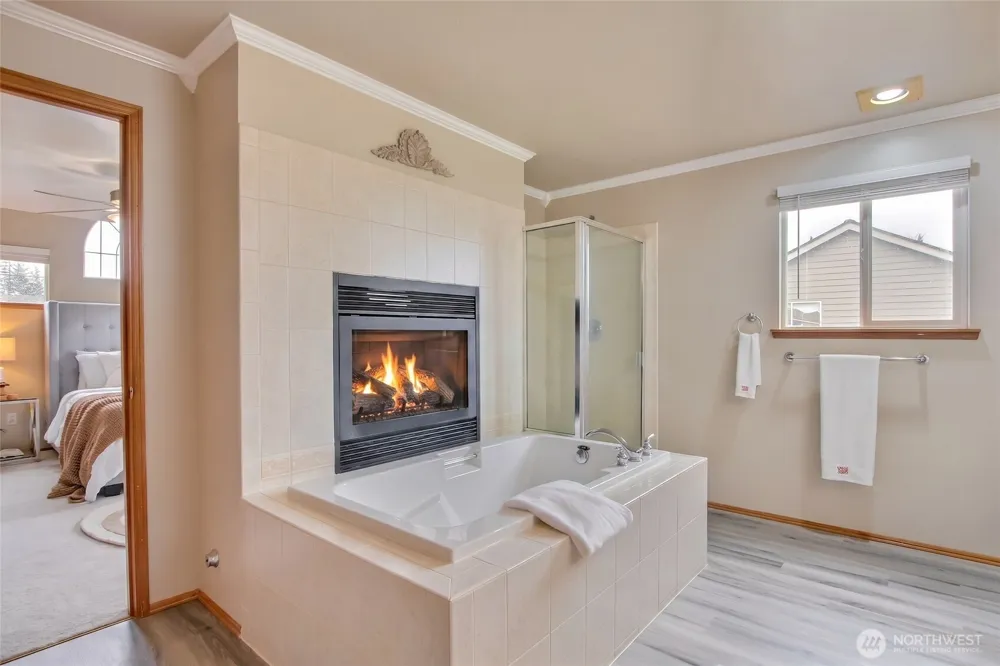 1952 SW 352nd ST Federal Way, WA 98023
