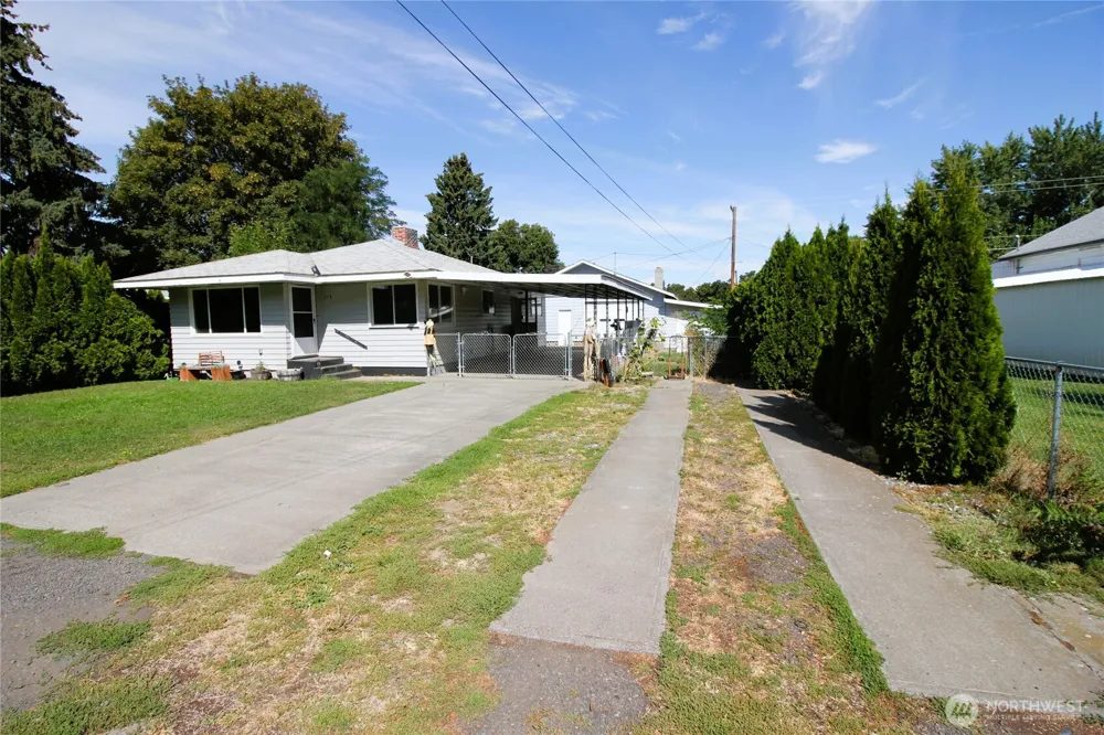 278 W Sixth Street Waitsburg, WA 99361