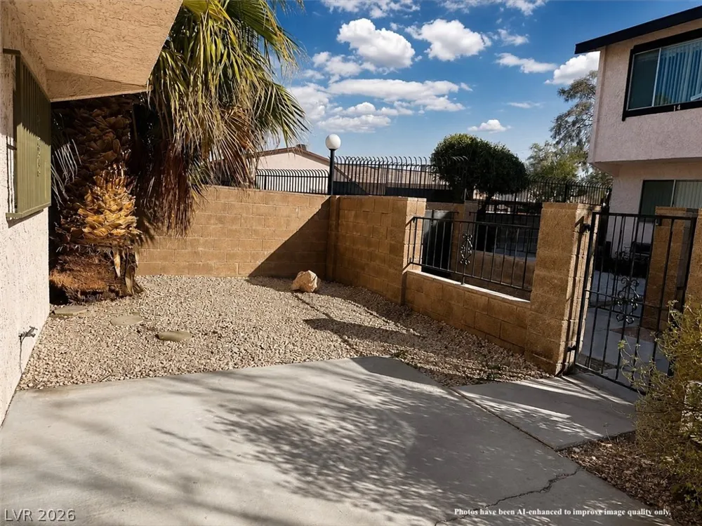 4338 Caliente Street #15 Las Vegas, NV 89119