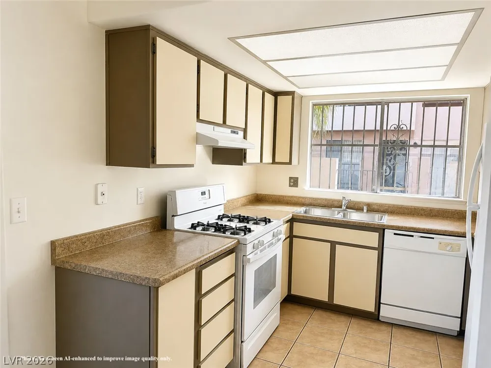 4338 Caliente Street #15 Las Vegas, NV 89119