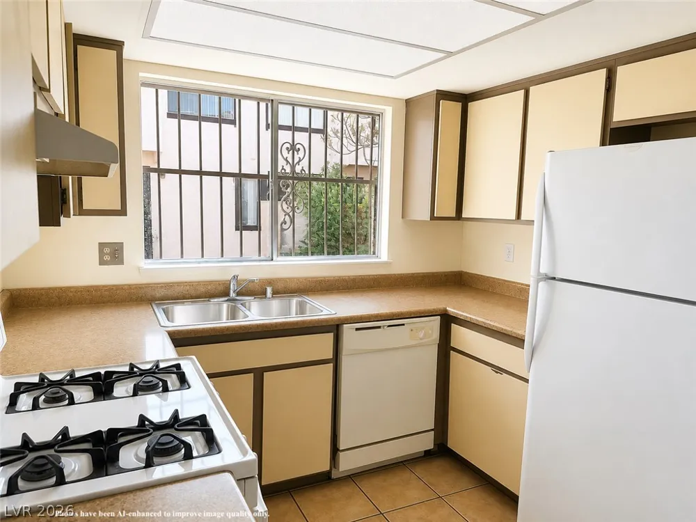 4338 Caliente Street #15 Las Vegas, NV 89119