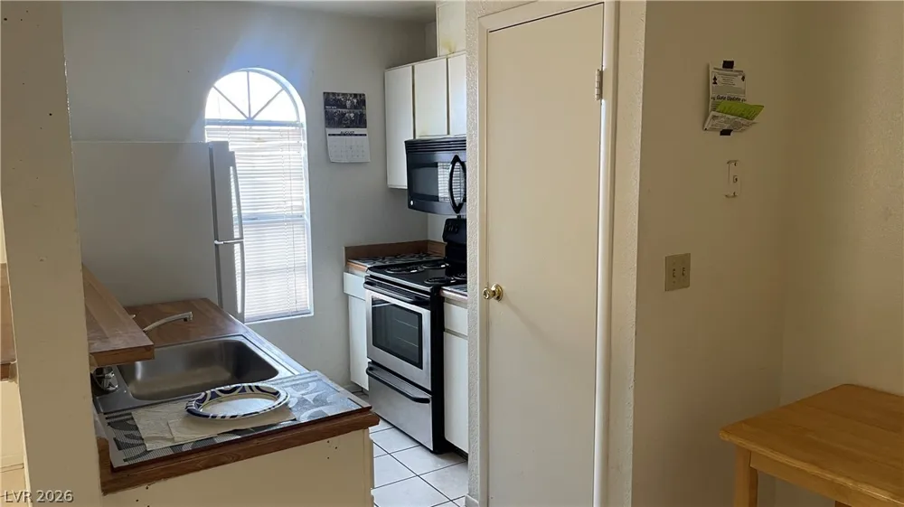 3604 Di Salvo Drive #122 Las Vegas, NV 89103