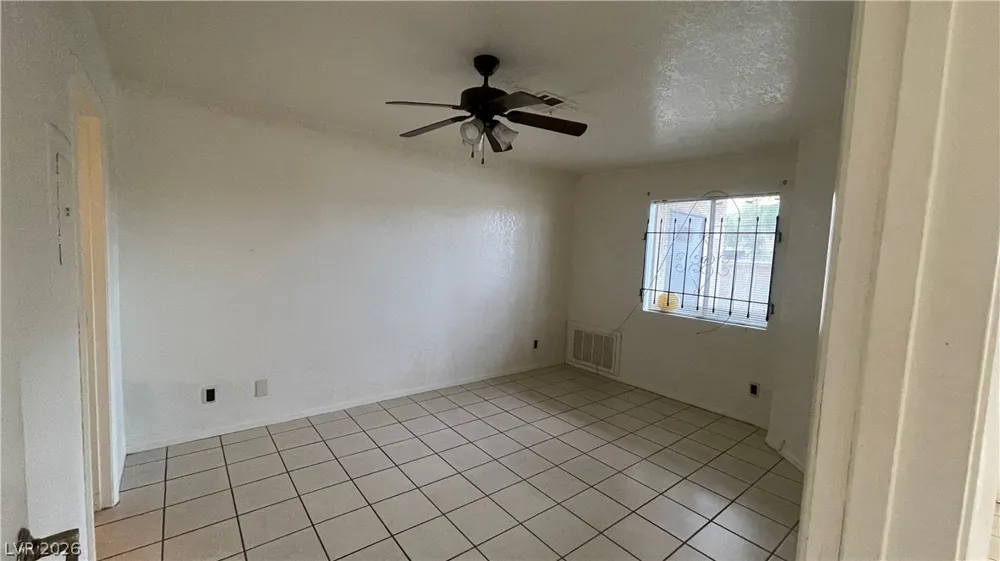 3604 Di Salvo Drive #122 Las Vegas, NV 89103