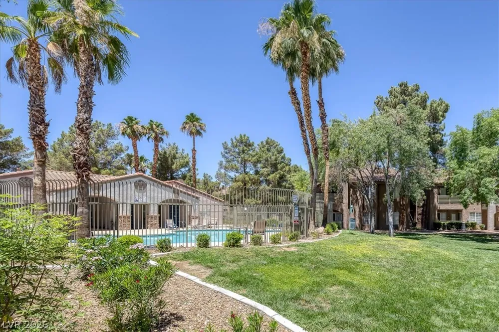 2100 JETTY ROCK DRIVE #105 Las Vegas, NV 89128