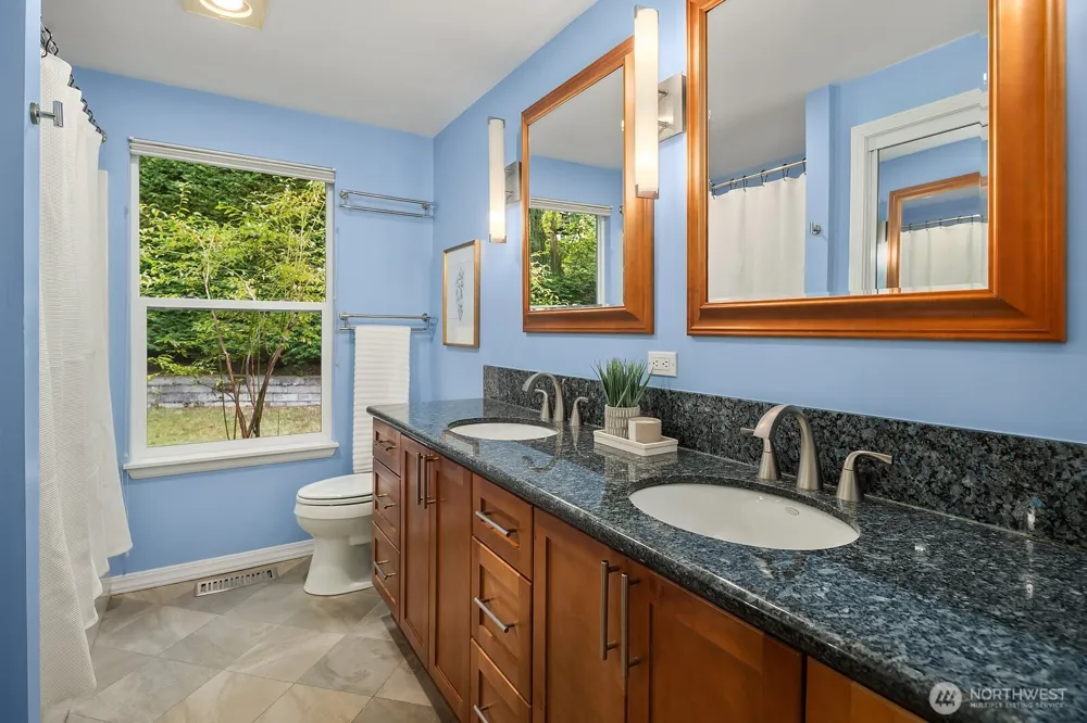 909 110th Avenue SE Bellevue, WA 98004