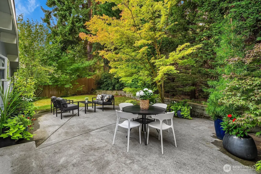 909 110th Avenue SE Bellevue, WA 98004