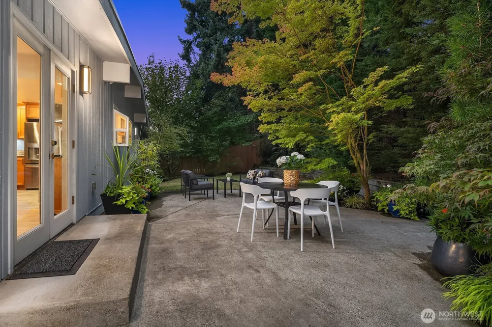 909 110th Avenue SE Bellevue, WA 98004