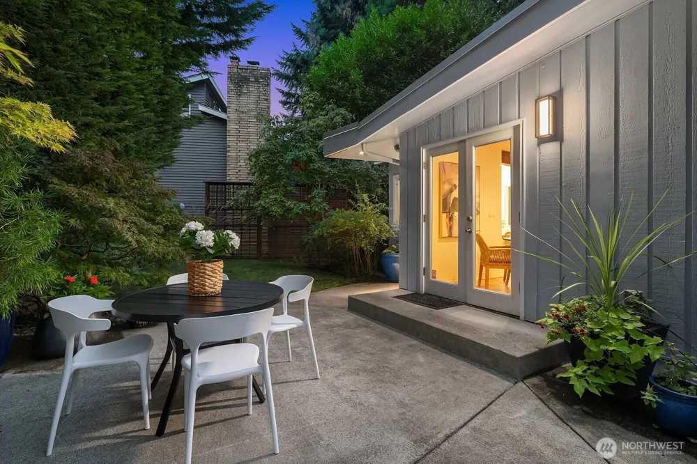 909 110th Avenue SE Bellevue, WA 98004