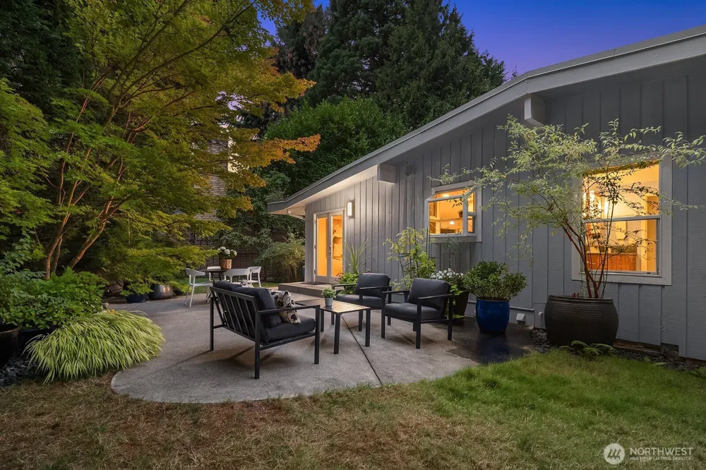 909 110th Avenue SE Bellevue, WA 98004
