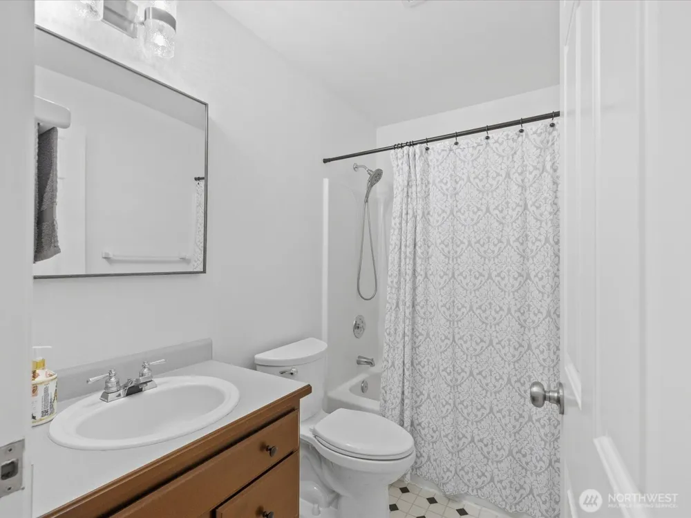 11613 Grove Drive Mukilteo, WA 98275