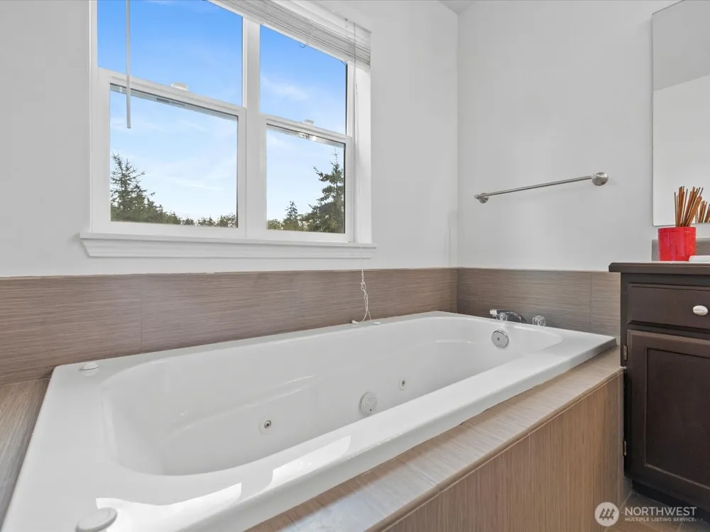 11613 Grove Drive Mukilteo, WA 98275