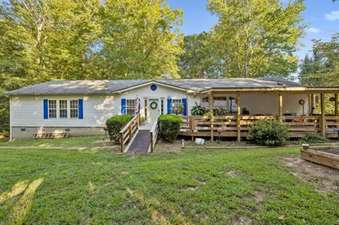 605 Lucas Rd