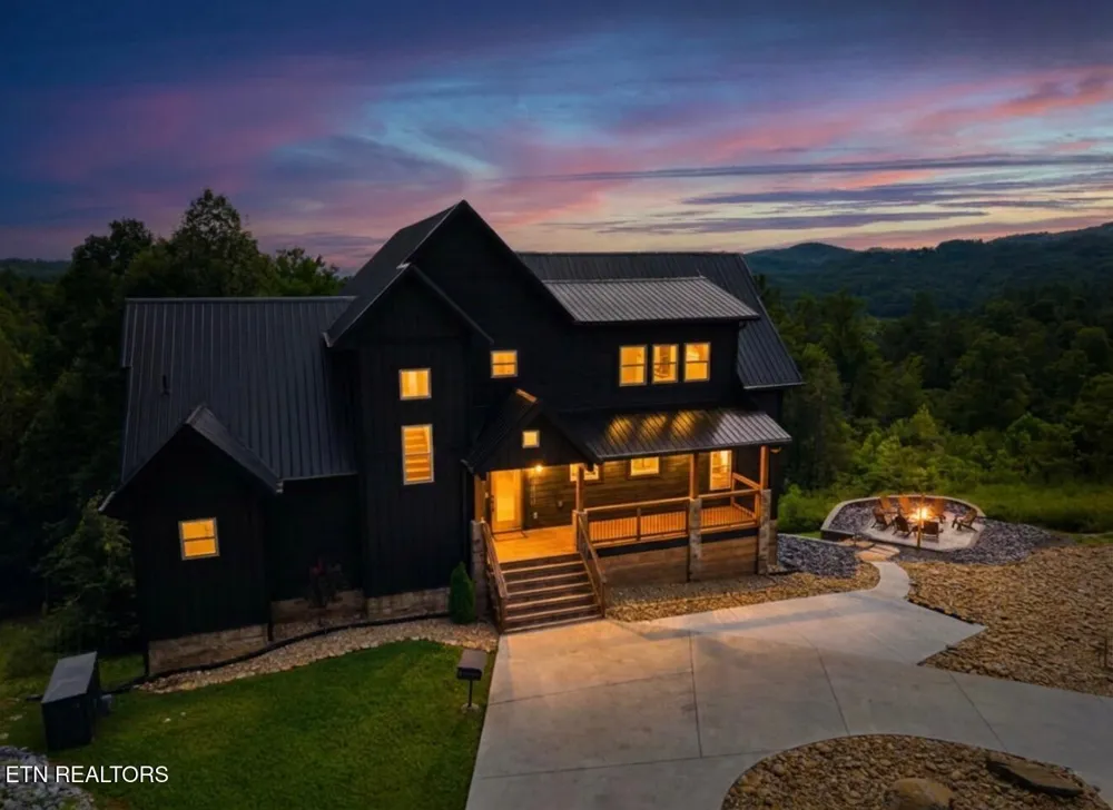 2843 Cedar Falls Way Sevierville, TN 37862