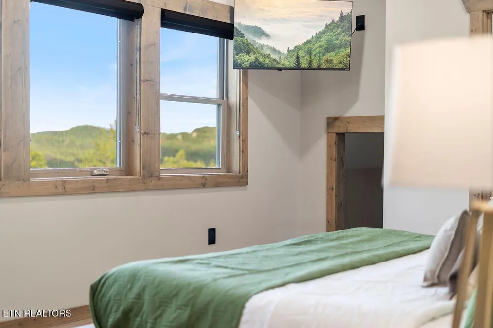 2843 Cedar Falls Way Sevierville, TN 37862