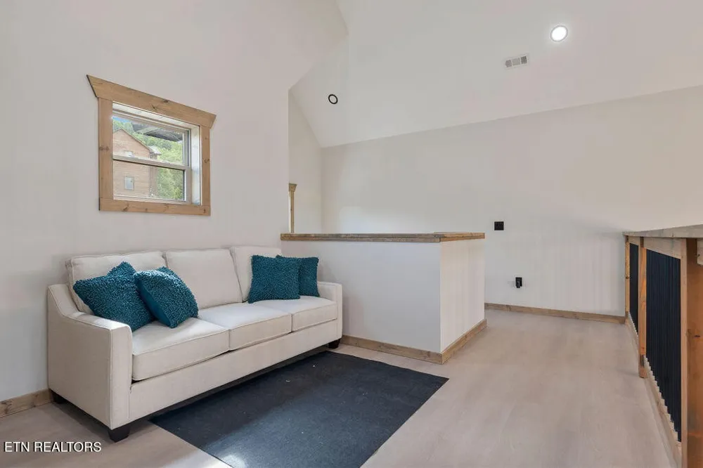 2843 Cedar Falls Way Sevierville, TN 37862