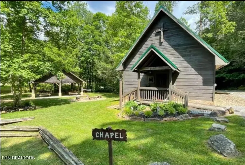 2843 Cedar Falls Way Sevierville, TN 37862