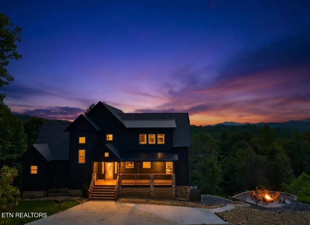 2843 Cedar Falls Way Sevierville, TN 37862