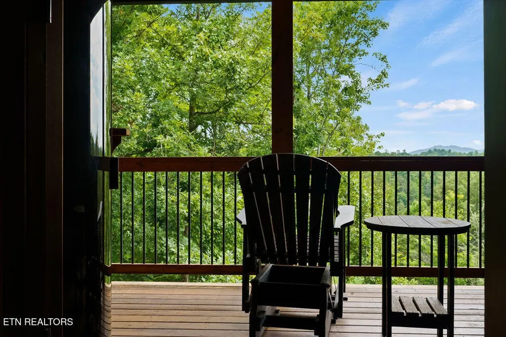 2843 Cedar Falls Way Sevierville, TN 37862