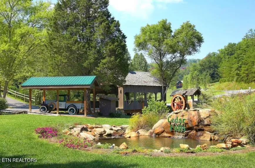 2843 Cedar Falls Way Sevierville, TN 37862