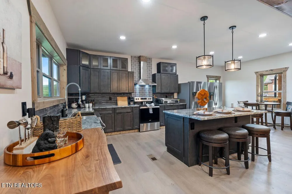 2843 Cedar Falls Way Sevierville, TN 37862