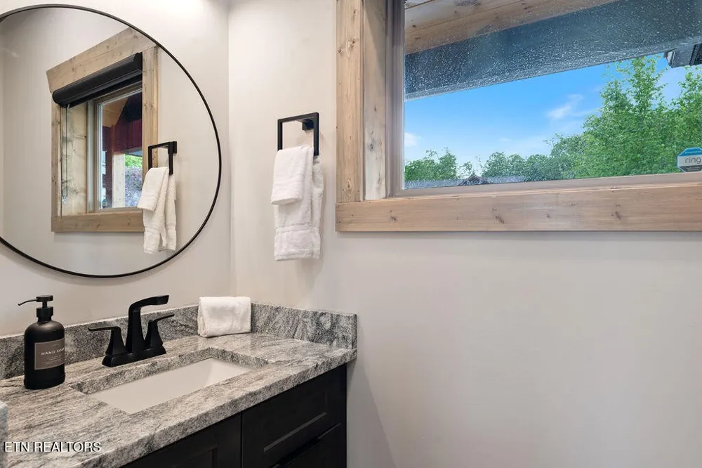 2843 Cedar Falls Way Sevierville, TN 37862