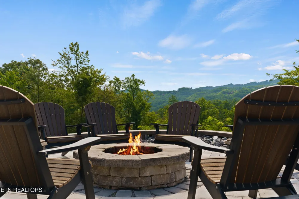 2843 Cedar Falls Way Sevierville, TN 37862