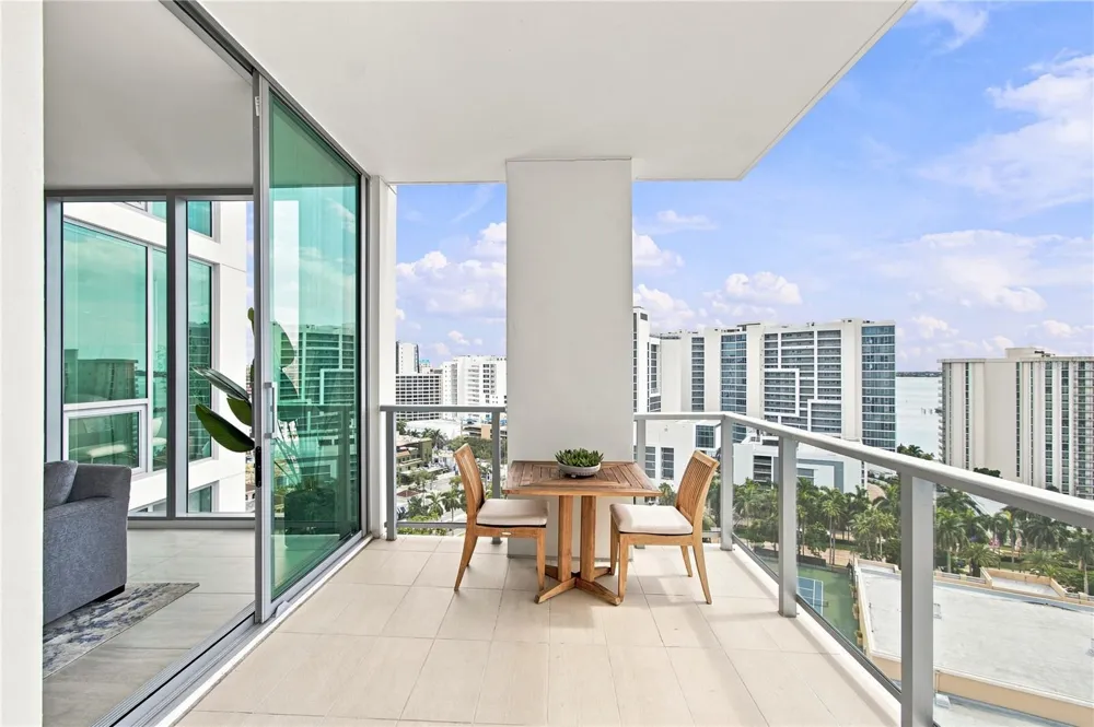 301 QUAY COMMONS #1410 Sarasota, FL 34236