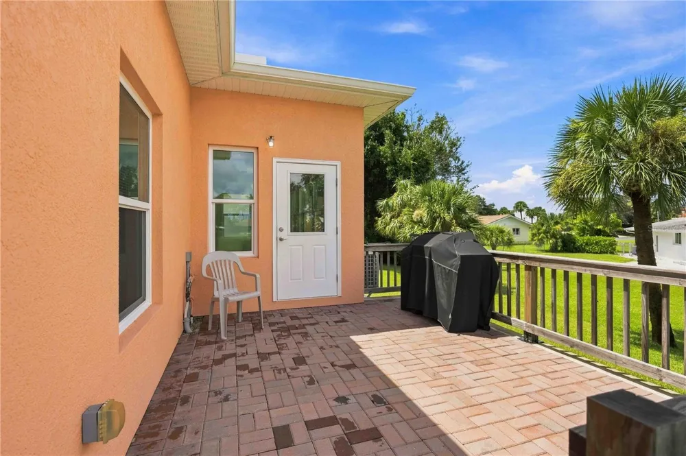200 MONTANA AVENUE Nokomis, FL 34275