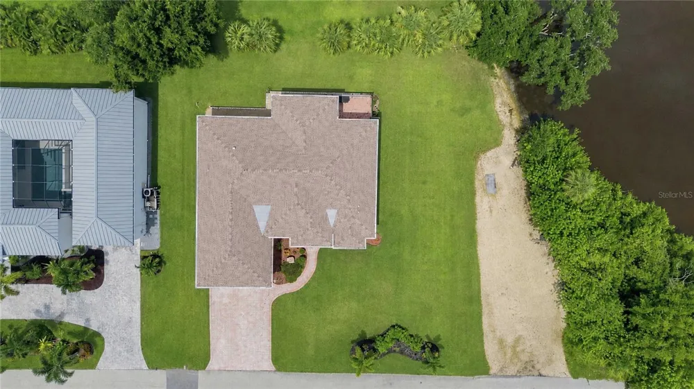 200 MONTANA AVENUE Nokomis, FL 34275