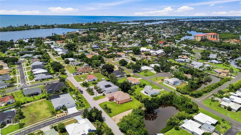 200 MONTANA AVENUE Nokomis, FL 34275