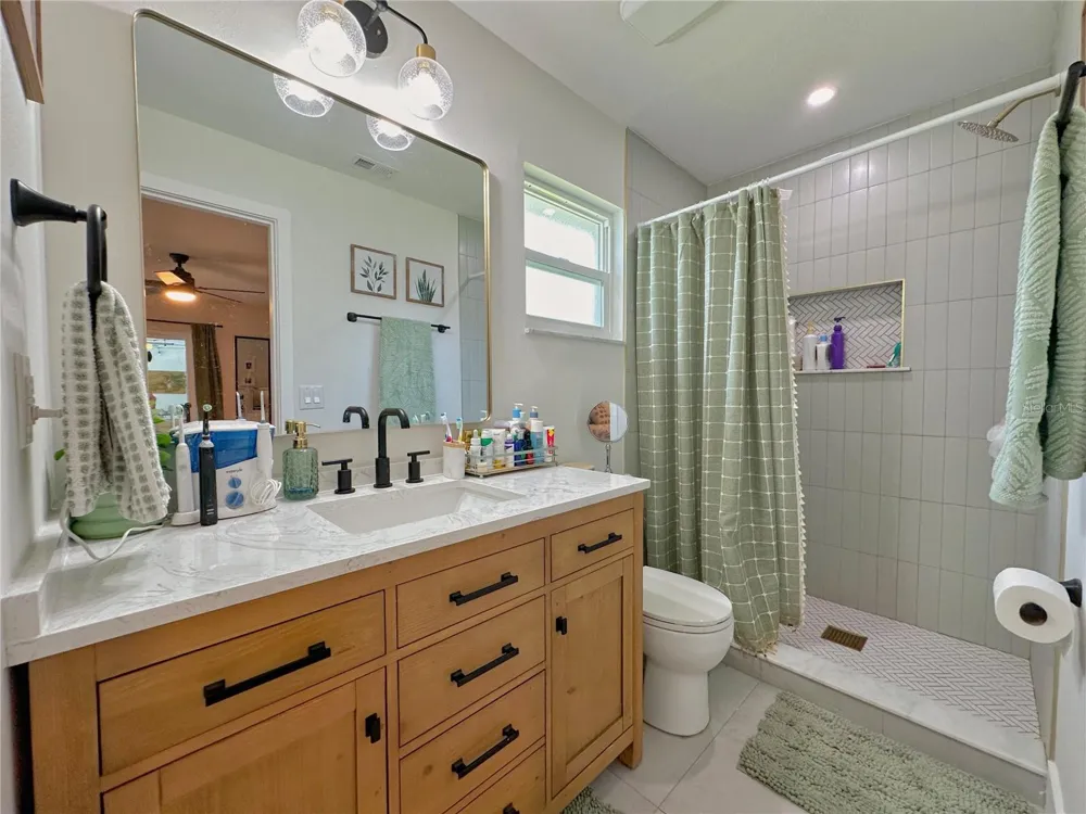 4858 BRENDA DRIVE Orlando, FL 32812